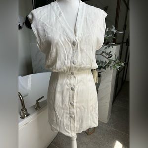 🤍🩶TULAROSA🤍 white breezy jumper, SIZE XS